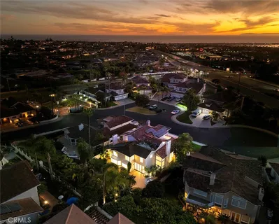 $5,495,000 | 6 Harbor Pointe Drive, Corona del Mar, CA 92625