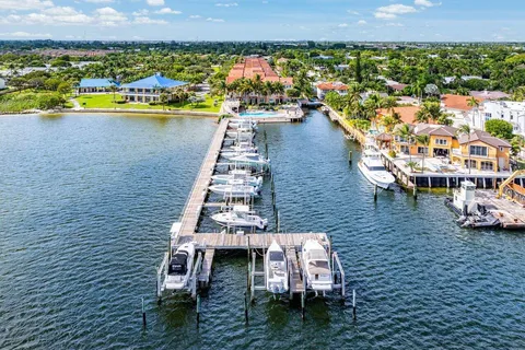 $849,000 | 124 Harbors Way, Boynton Beach, FL 33435