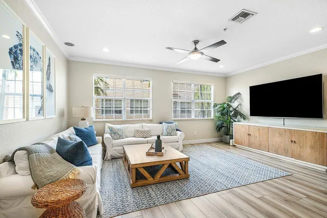 $825,000 | 124 Harbors Way, Boynton Beach, FL 33435