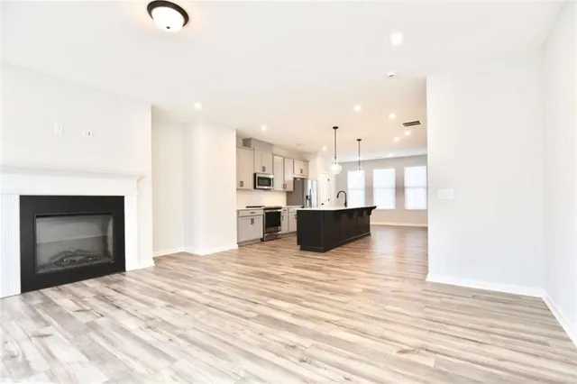 $2,300 | 809 Cameron Trail, Acworth, GA 30102