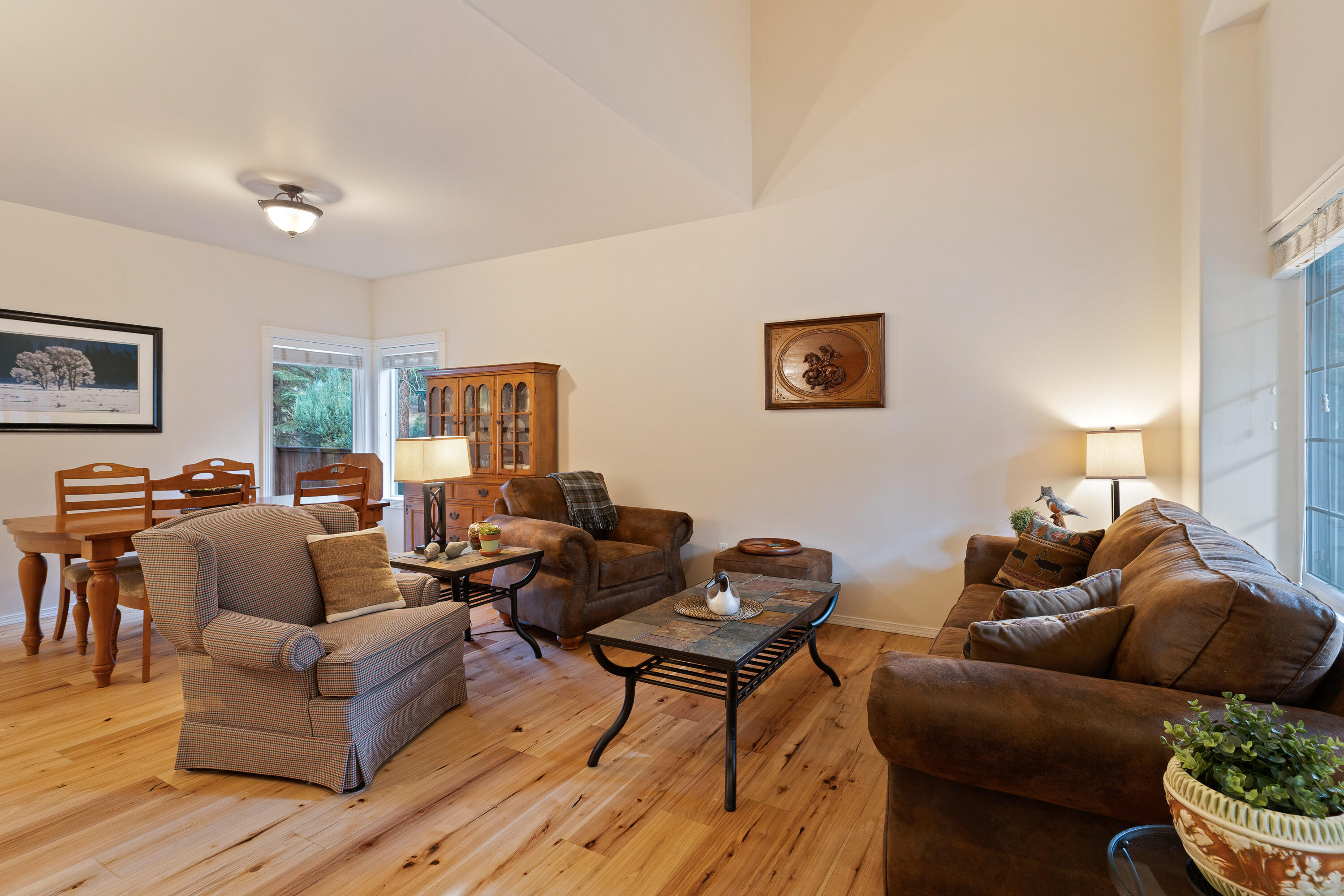 19586 Brookside Way Bend, OR 97702 - Photo 5 of 43 DSC00866