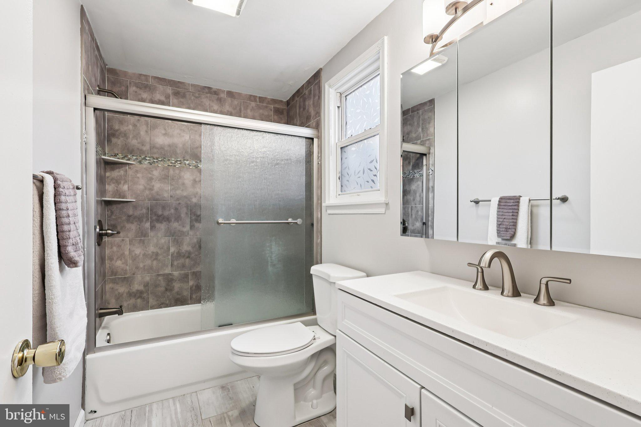 721 Chatham Road Somerdale, NJ 08083 - Photo 30 of 42 2nd floor hall bath