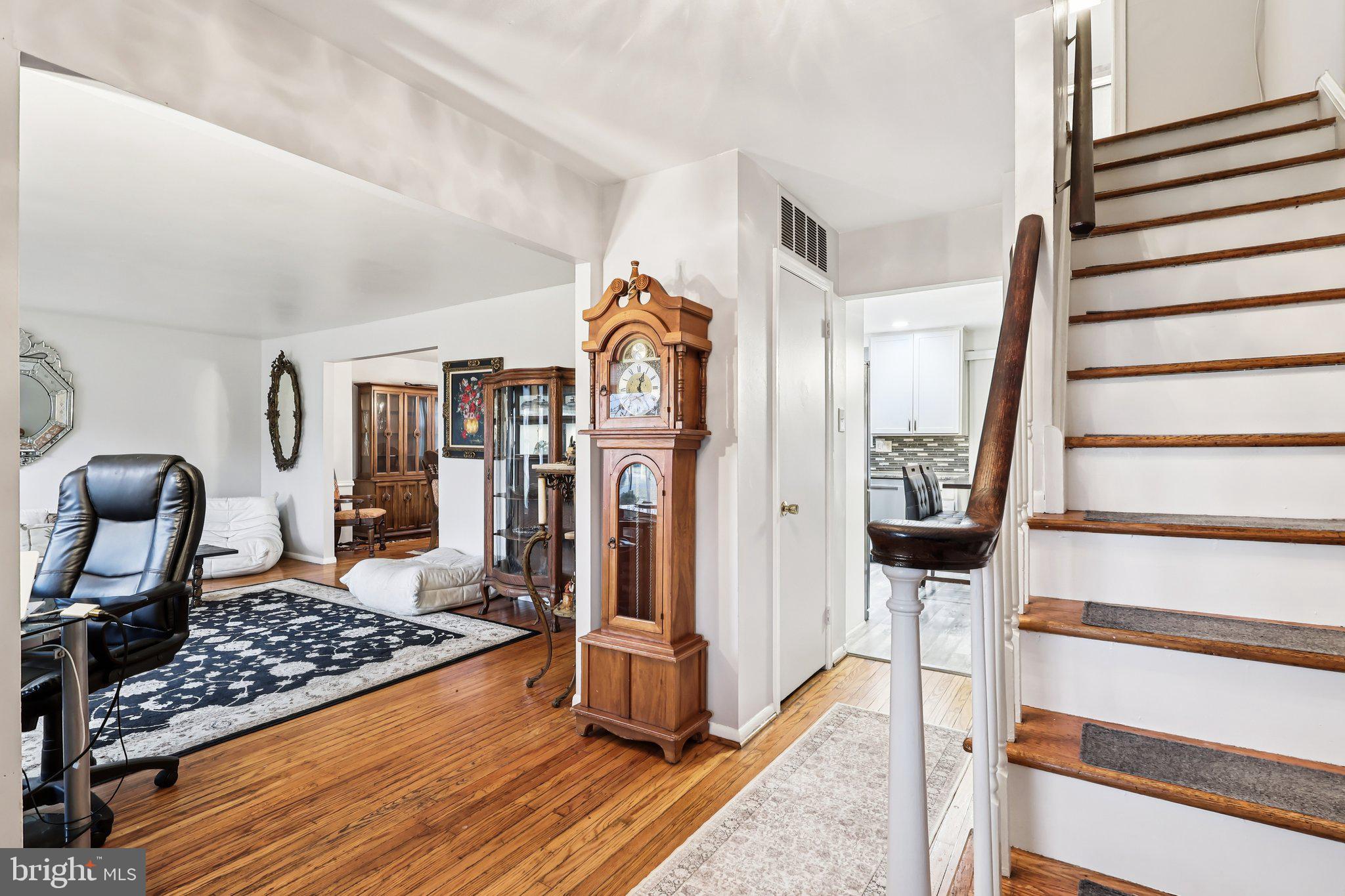 721 Chatham Road Somerdale, NJ 08083 - Photo 3 of 42 Foyer entrance