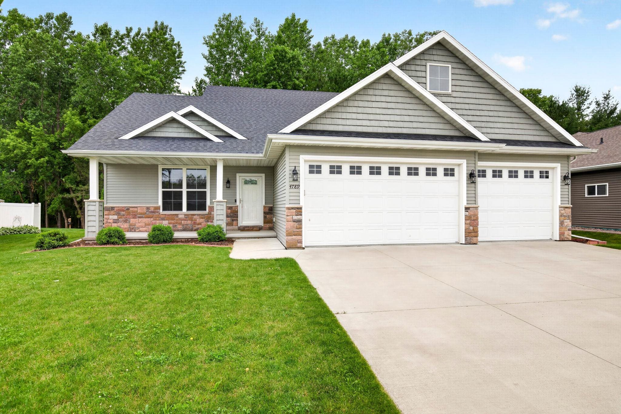 4789 Thistle Lane Appleton, WI 54913 - Photo 1 of 56