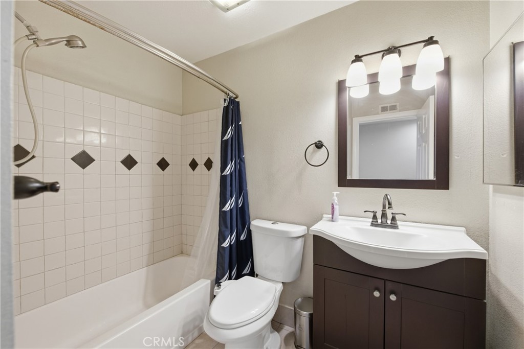 3424 Lockwood Court Simi Valley, CA 93063 - Photo 14 of 21