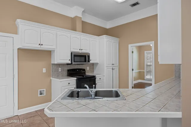 $260,000 | 236 Wakeland Drive, Raymond, MS 39154