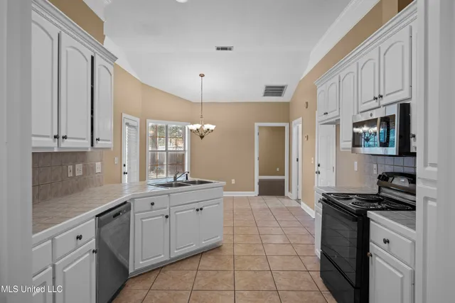 $260,000 | 236 Wakeland Drive, Raymond, MS 39154