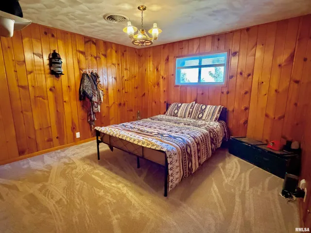 $229,900 | 315 Hosselton Street Southwest, Clay City, IL 62824