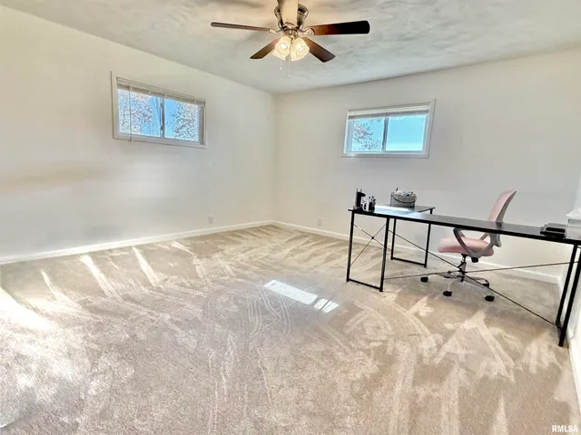 $229,900 | 315 Hosselton Street Southwest, Clay City, IL 62824