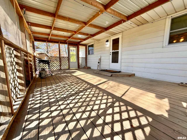 $229,900 | 315 Hosselton Street Southwest, Clay City, IL 62824