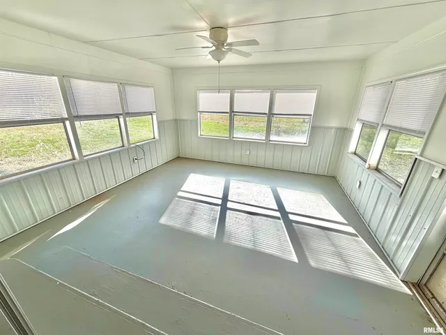 $229,900 | 315 Hosselton Street Southwest, Clay City, IL 62824