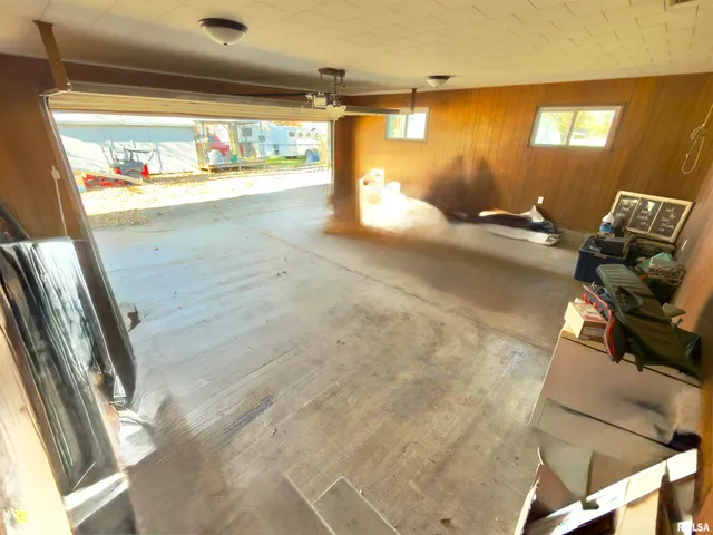 $229,900 | 315 Hosselton Street Southwest, Clay City, IL 62824