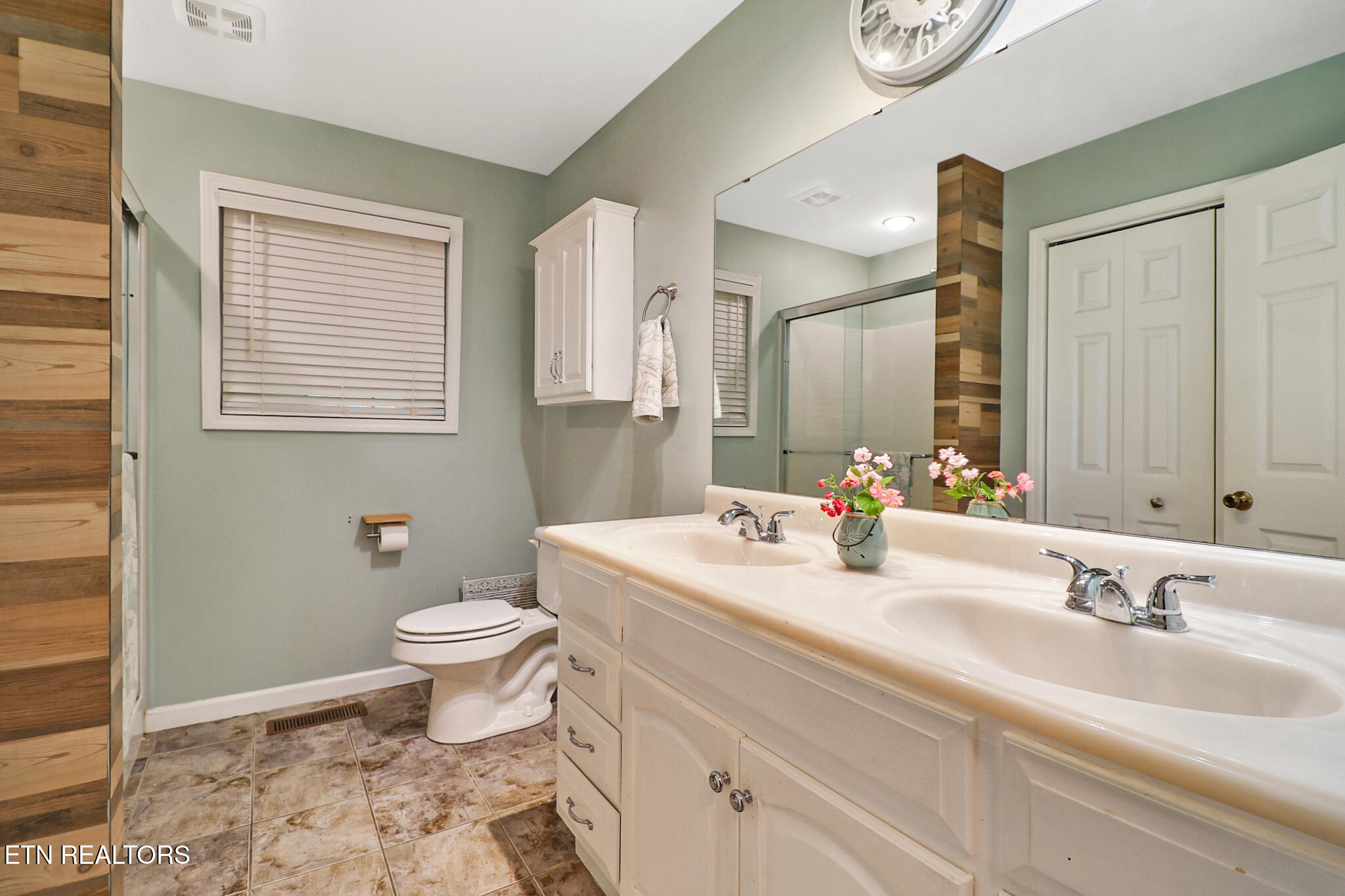 122 Frankfort Road Lancing, TN 37770 - Photo 25 of 60 Bathroom