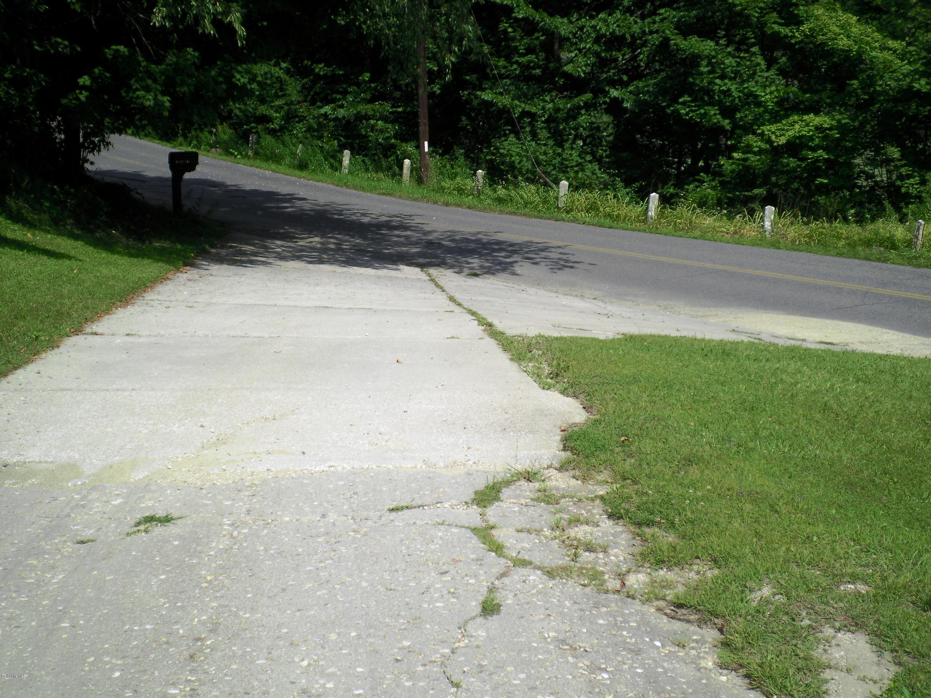 95 Old State Road Lanesborough, MA 01224 - Photo 12 of 30 Driveway