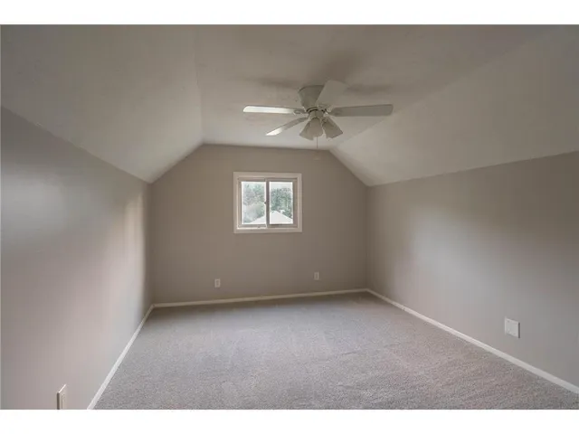 $1,900 | 1333 East Pacific Street, St. Paul, MN 55106