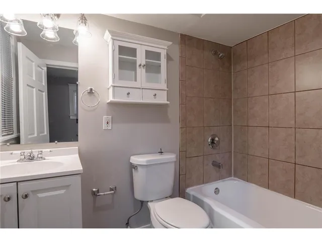 $1,900 | 1333 East Pacific Street, St. Paul, MN 55106