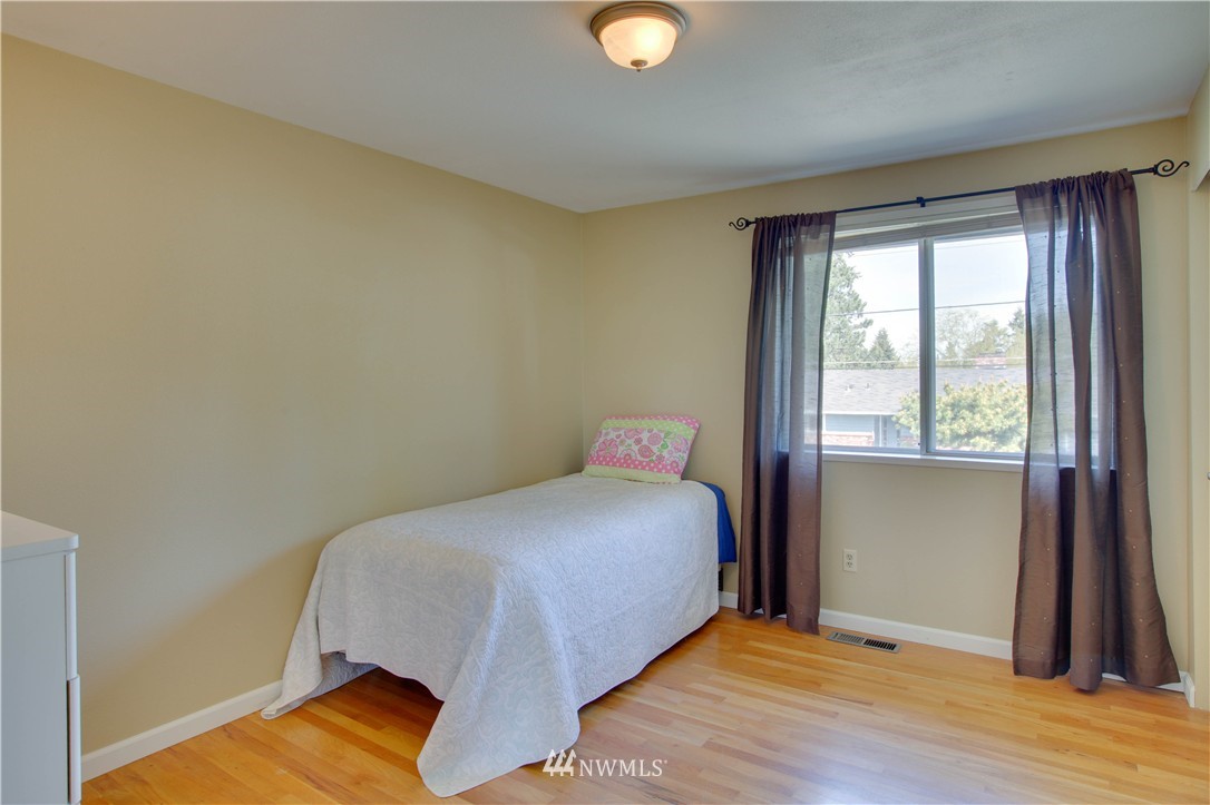 2601 Northeast 19th Street Renton, WA 98056 - Photo 15 of 25