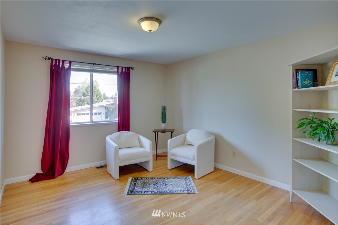 2601 Northeast 19th Street Renton, WA 98056 - Photo 16 of 25