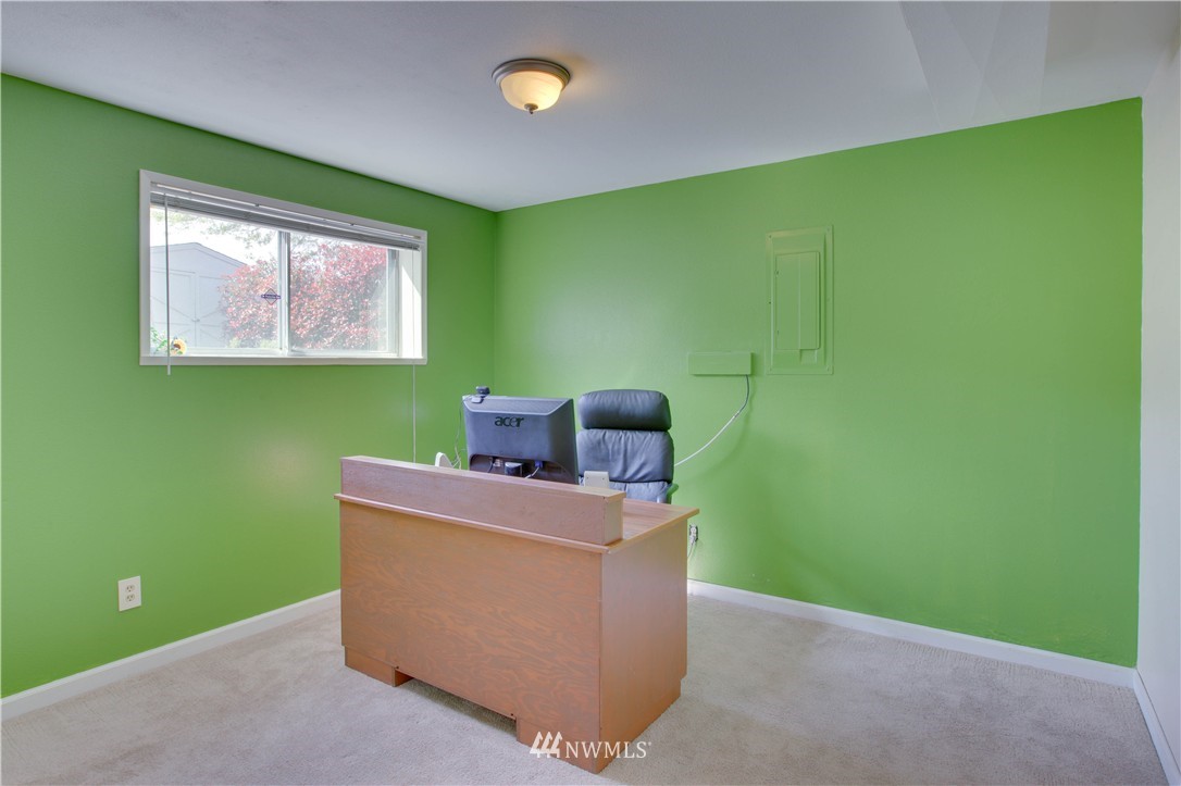 2601 Northeast 19th Street Renton, WA 98056 - Photo 20 of 25