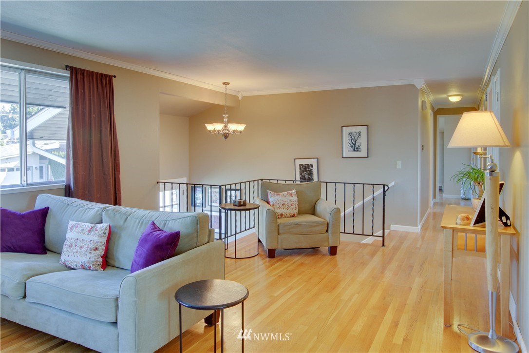 2601 Northeast 19th Street Renton, WA 98056 - Photo 3 of 25