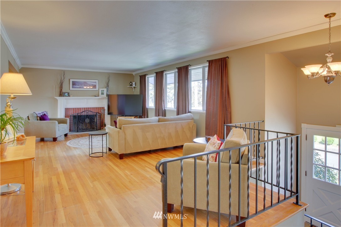 2601 Northeast 19th Street Renton, WA 98056 - Photo 4 of 25