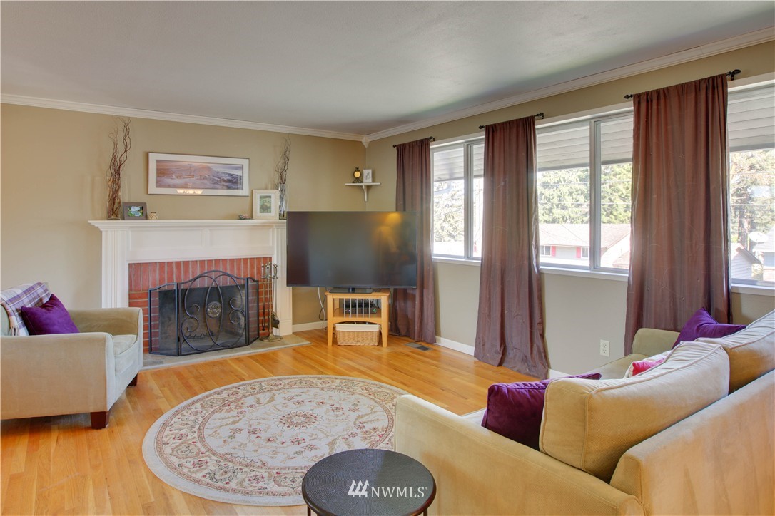 2601 Northeast 19th Street Renton, WA 98056 - Photo 5 of 25