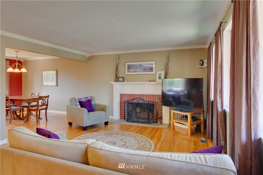 2601 Northeast 19th Street Renton, WA 98056 - Photo 7 of 25