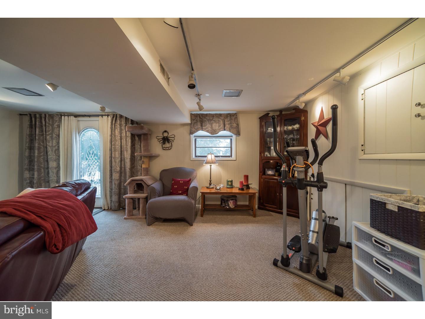 22 Russell Road Willow Grove, PA 19090 - Photo 14 of 25 Gallery Image 14