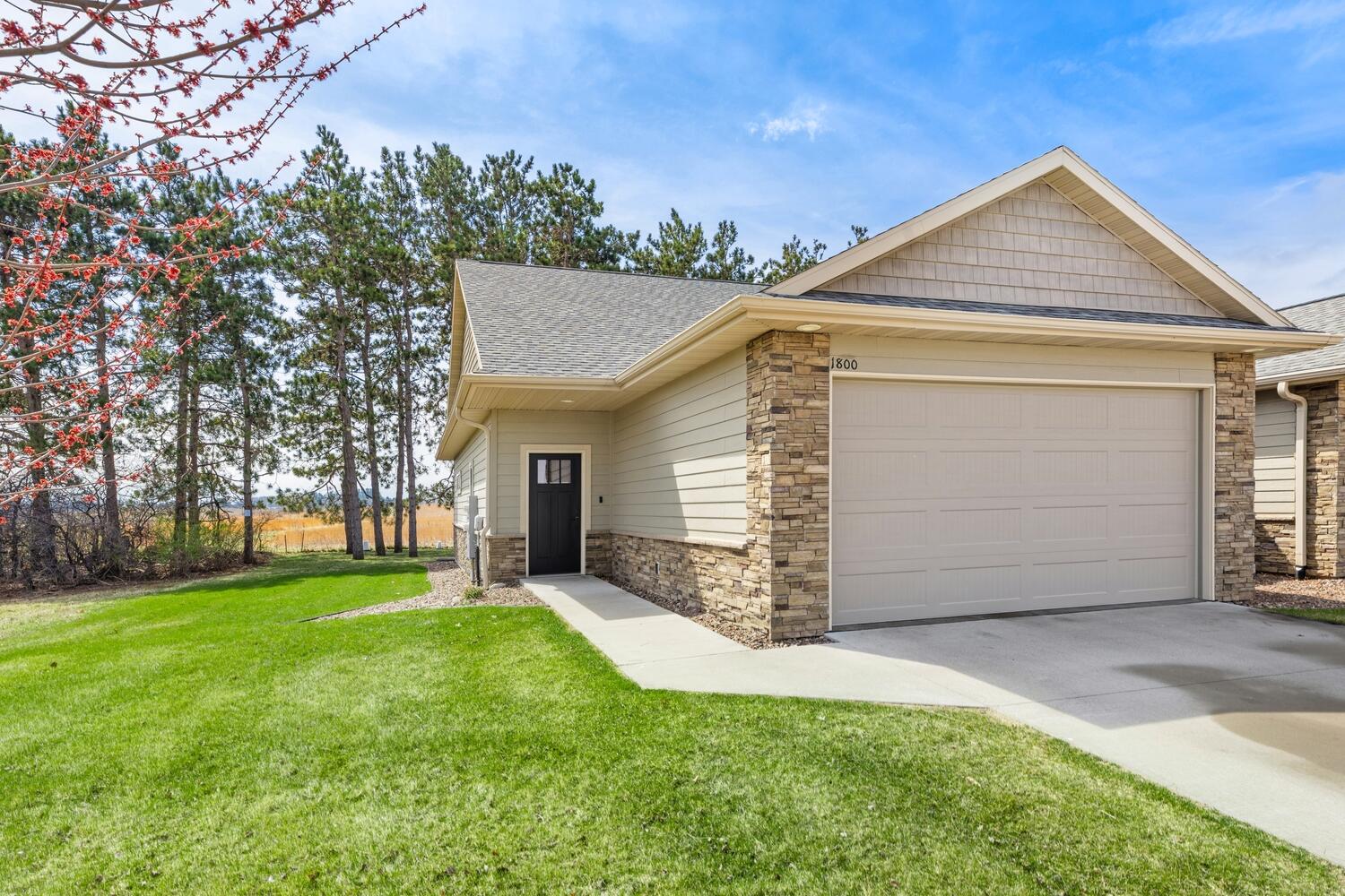 1800 Prairie Place Holmen, WI 54636 - Photo 1 of 33 2 FRONT