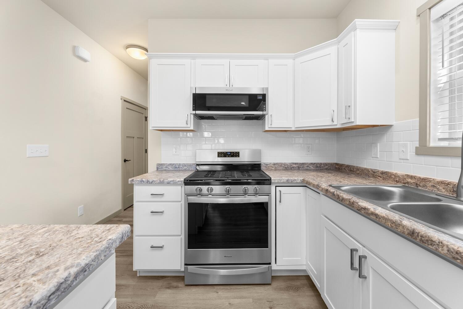 1800 Prairie Place Holmen, WI 54636 - Photo 5 of 33 6 KITCHEN