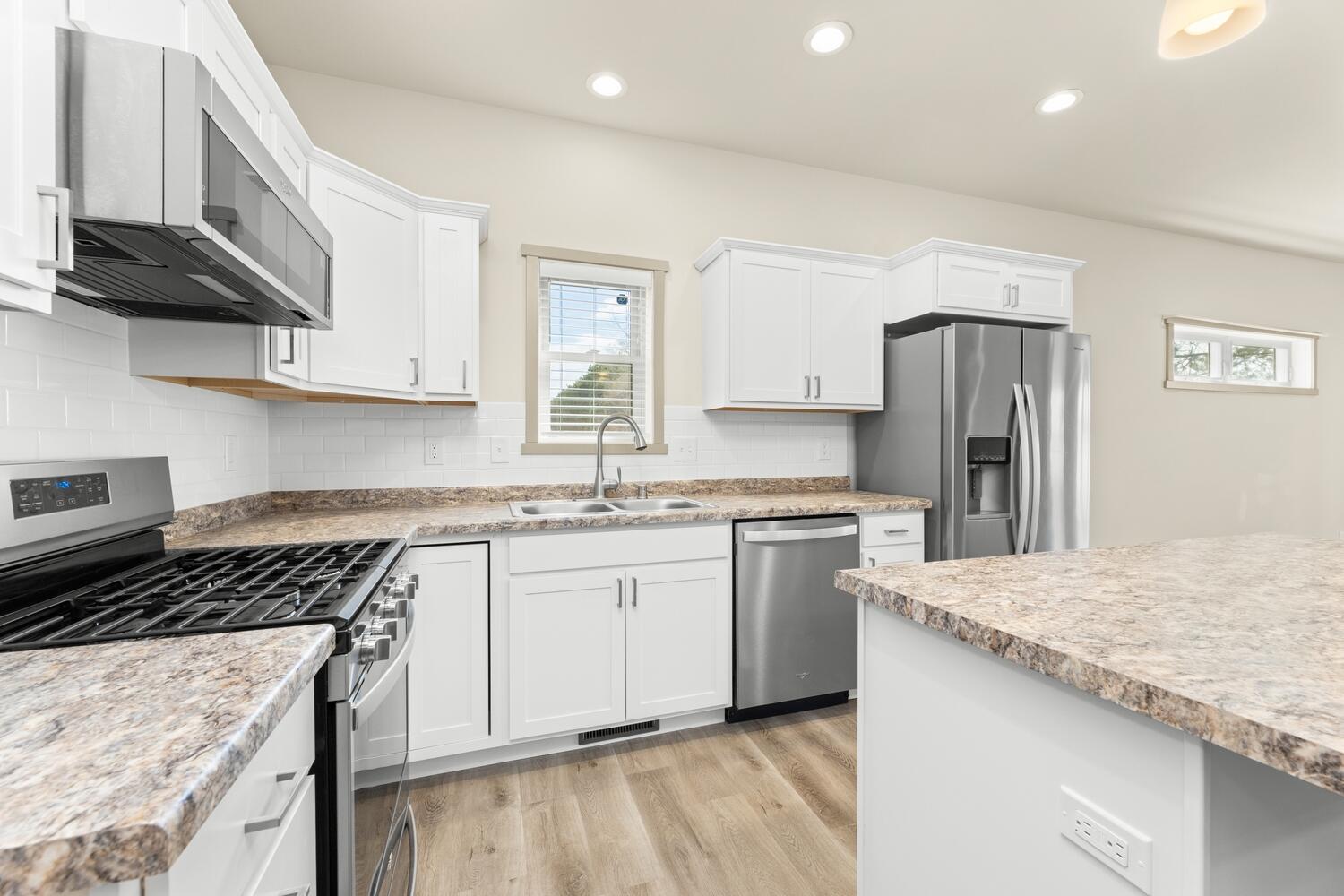 1800 Prairie Place Holmen, WI 54636 - Photo 8 of 33 9 KITCHEN