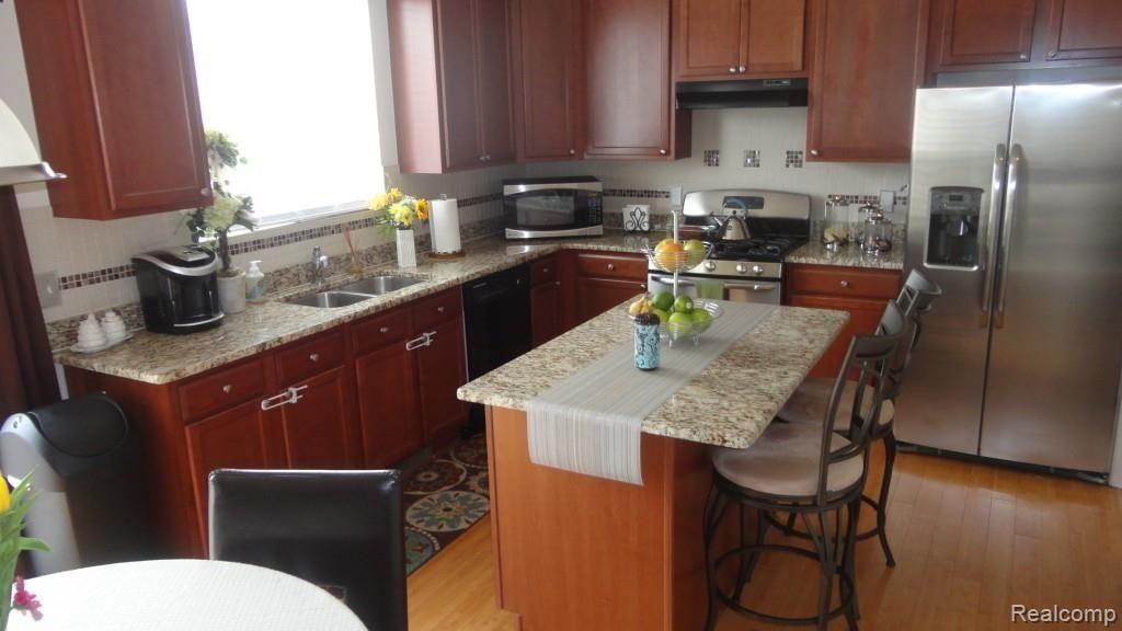 3310 Fantail Drive Rochester, MI 48309 - Photo 2 of 54 DSC03464.jpg
