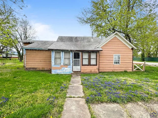 $21,900 | 109 West Maple Avenue, Hartford, KS 66854
