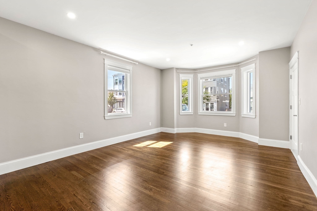 251 Rantoul Street, Unit 1 Beverly, MA 01915 - Photo 5 of 40 Gallery Image 5