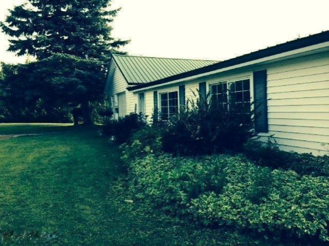 19009 Gennett Road Charlevoix, MI 49720 - Photo 26 of 45 20160622204122602893000000-o