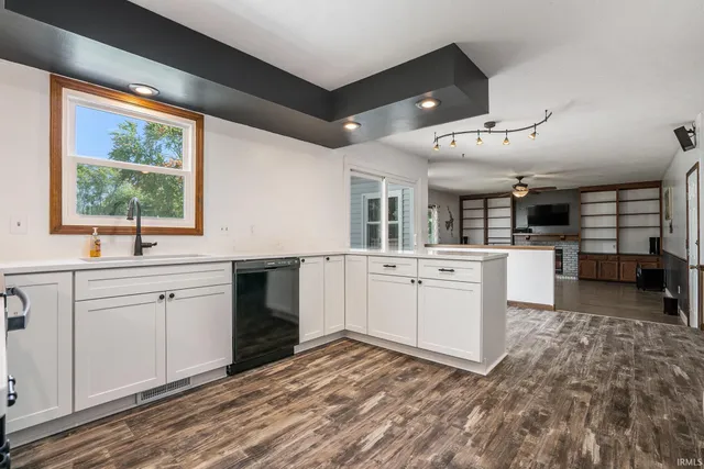 $365,000 | 624 Windy Cove Court, Mishawaka, IN 46544