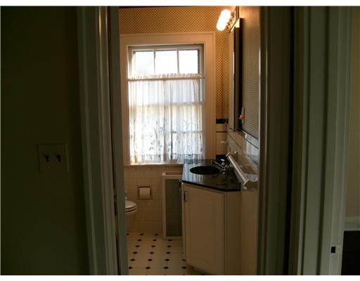 415 Olympia Road Pittsburgh, PA 15211 - Photo 12 of 16 Full Bath. 2ND FLOOR BATHROOM