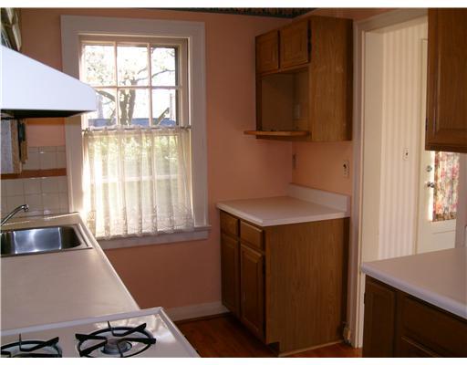 415 Olympia Road Pittsburgh, PA 15211 - Photo 7 of 16 Kitchen. WINDOW TO SMALL BACK YARD