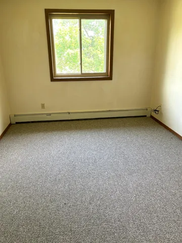 $685 | 602 East Warren Street, Unit 15, Luverne, MN 56156