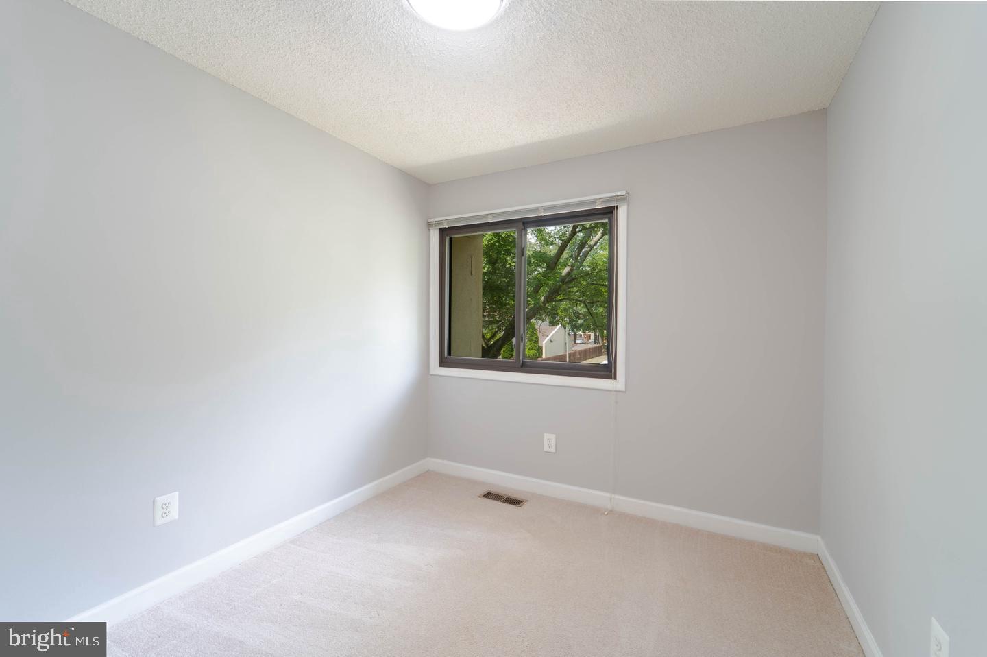 2221 Southgate Square Reston, VA 20191 - Photo 25 of 31 Gallery Image 25