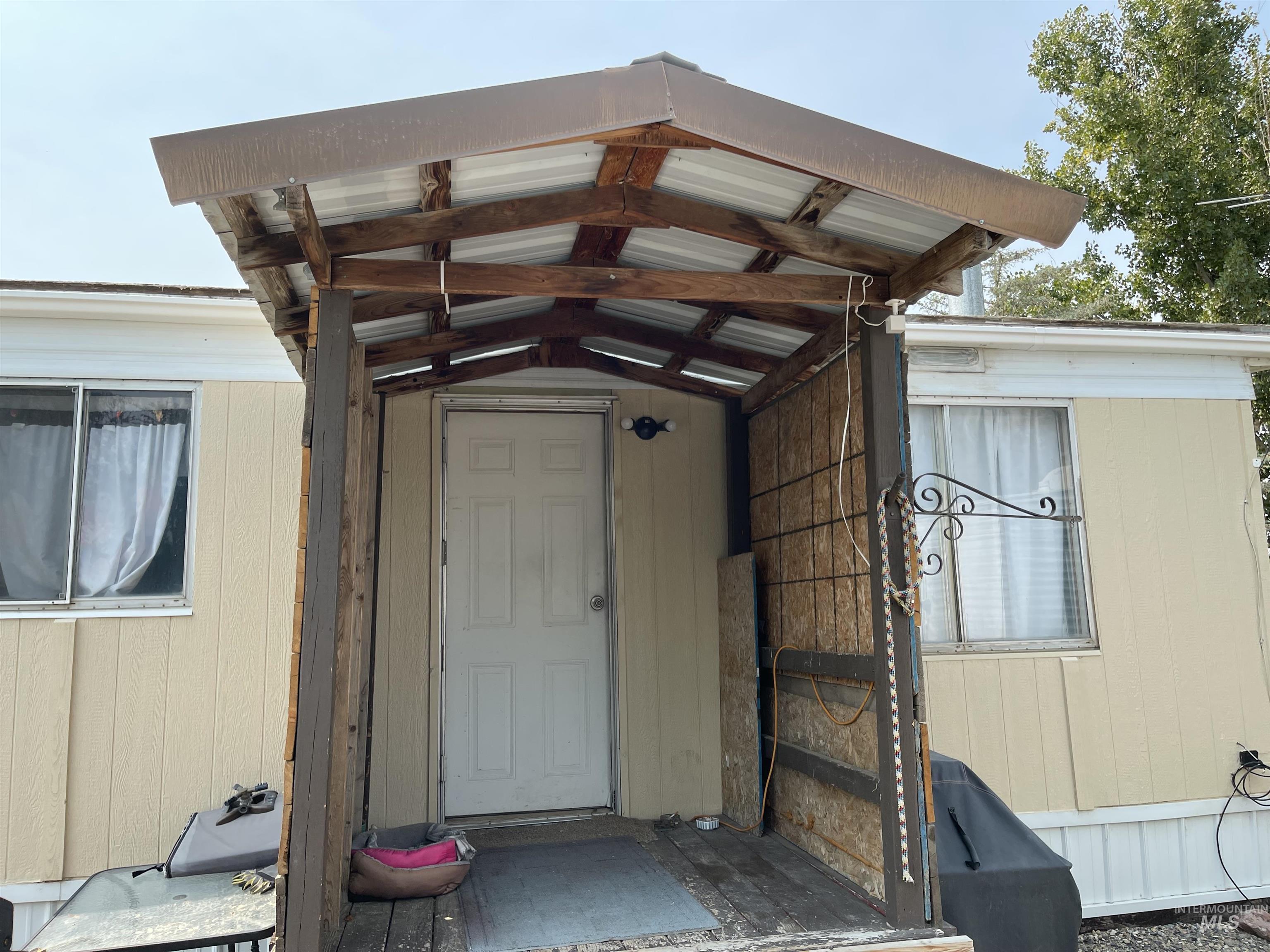 749 Ritter Avenue Vale, OR 97918 - Photo 11 of 28 View of exterior entry