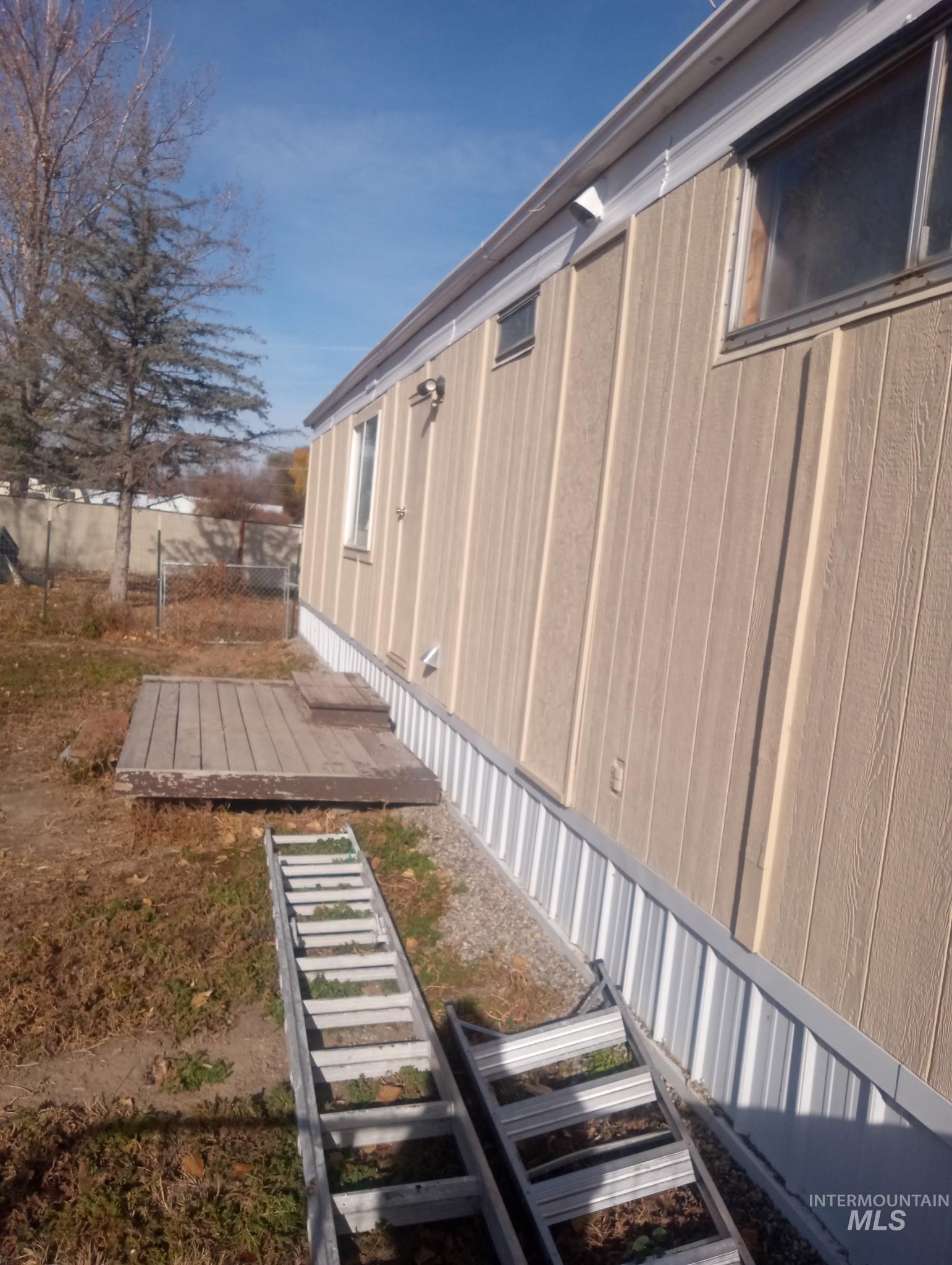 749 Ritter Avenue Vale, OR 97918 - Photo 15 of 28 View of property exterior featuring a deck