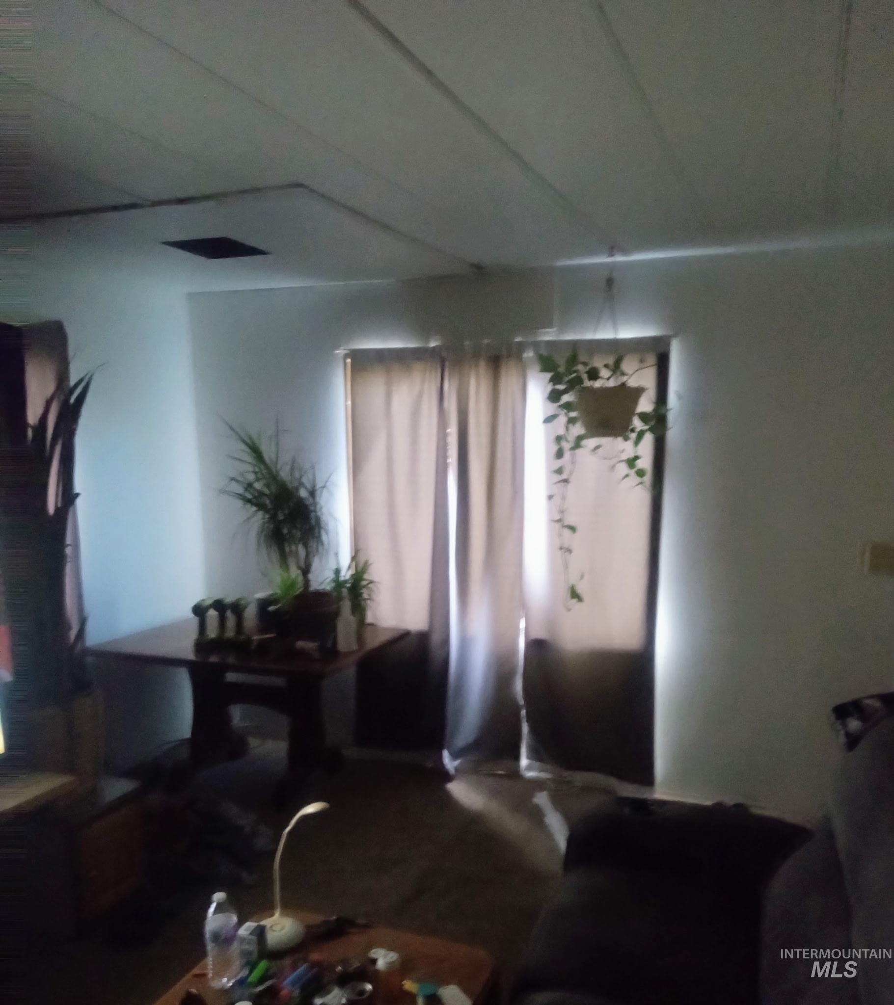 749 Ritter Avenue Vale, OR 97918 - Photo 21 of 28 View of living area