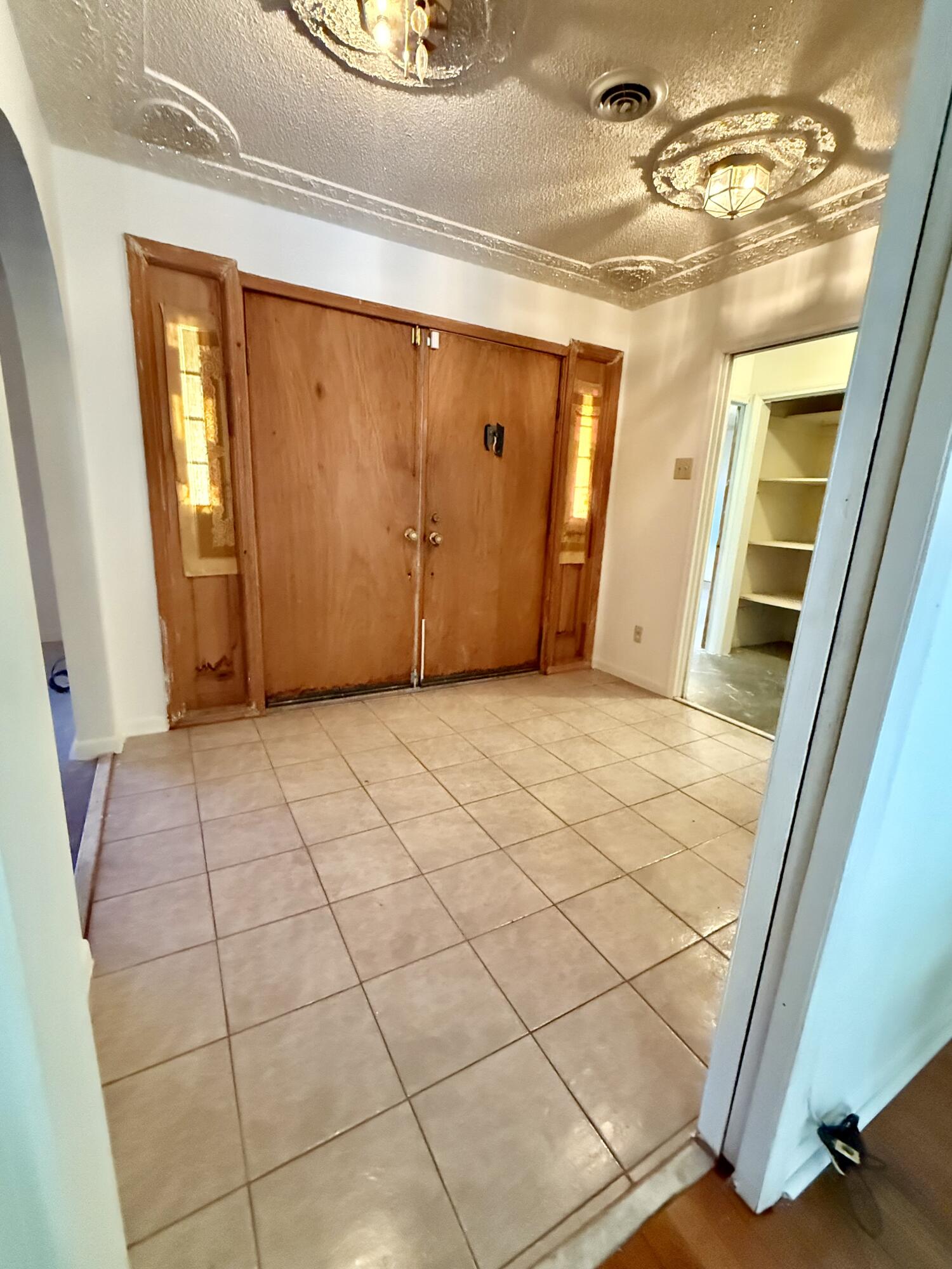 1474 Mandella Road Bonneau, SC 29431 - Photo 25 of 45 Front Door - Foyer