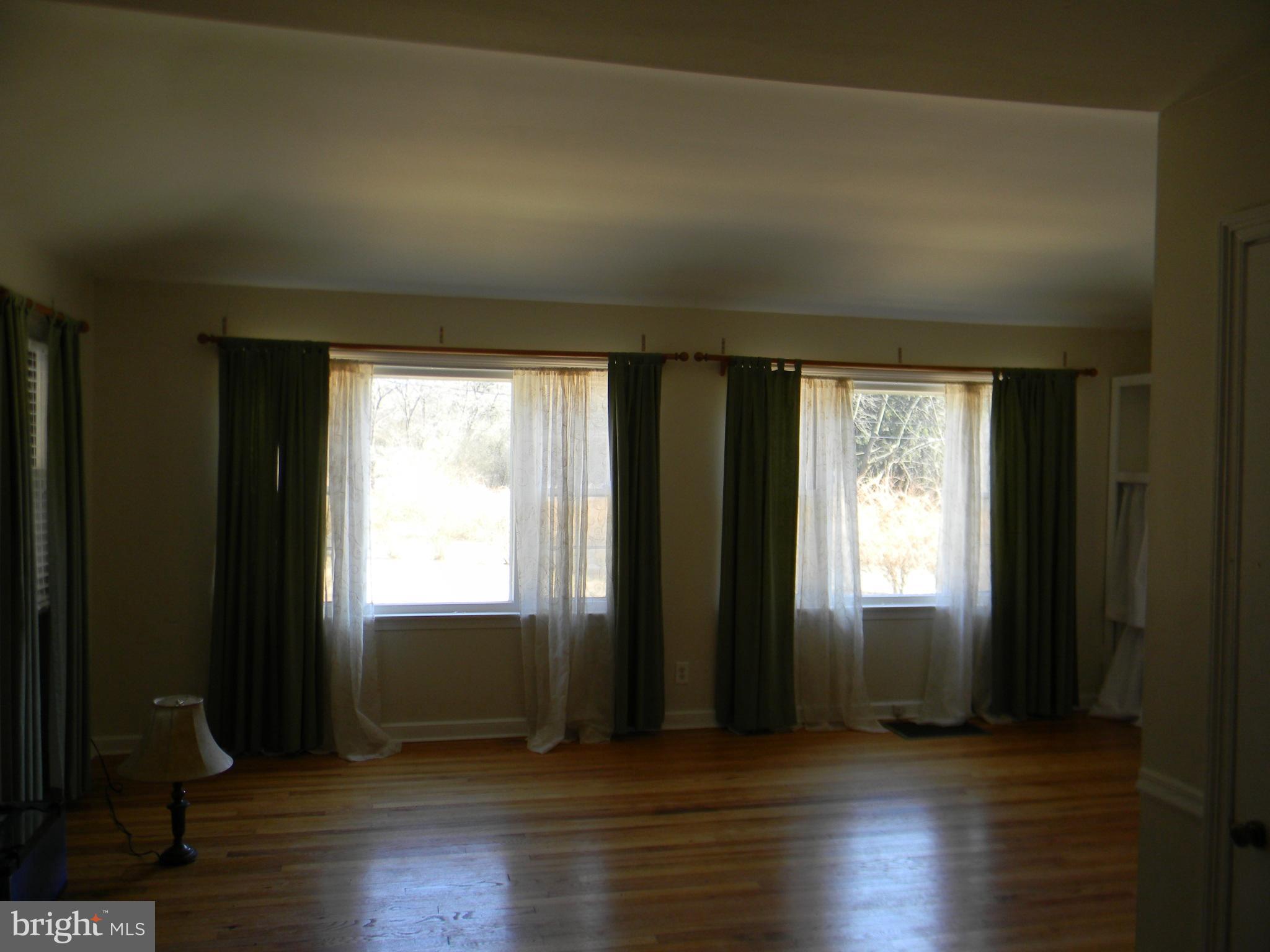 105 Ridge Road Elkton, MD 21921 - Photo 5 of 23 Living Room