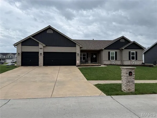 $455,000 | 800 Mule Creek Drive, Wentzville, MO 63385