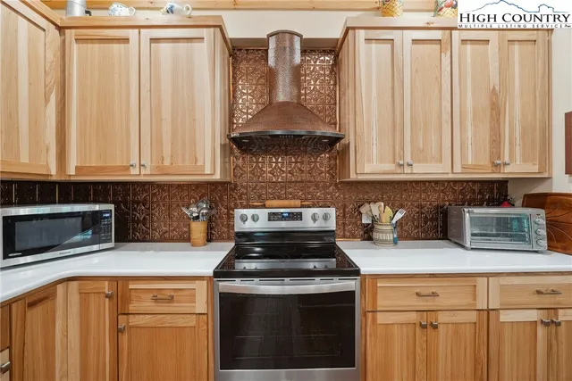 $999,999 | 225 Henry's Glen Drive, Morganton, NC 28655