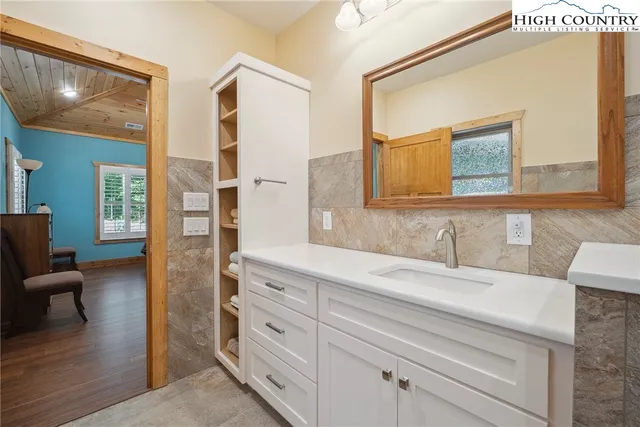 $999,999 | 225 Henry's Glen Drive, Morganton, NC 28655