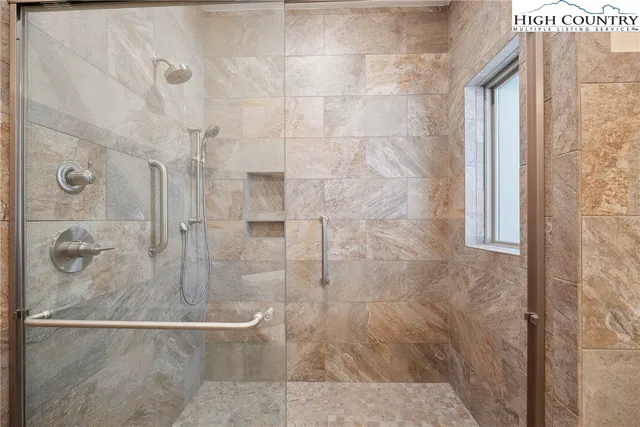 $999,999 | 225 Henry's Glen Drive, Morganton, NC 28655