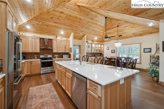 $999,999 | 225 Henry's Glen Drive, Morganton, NC 28655